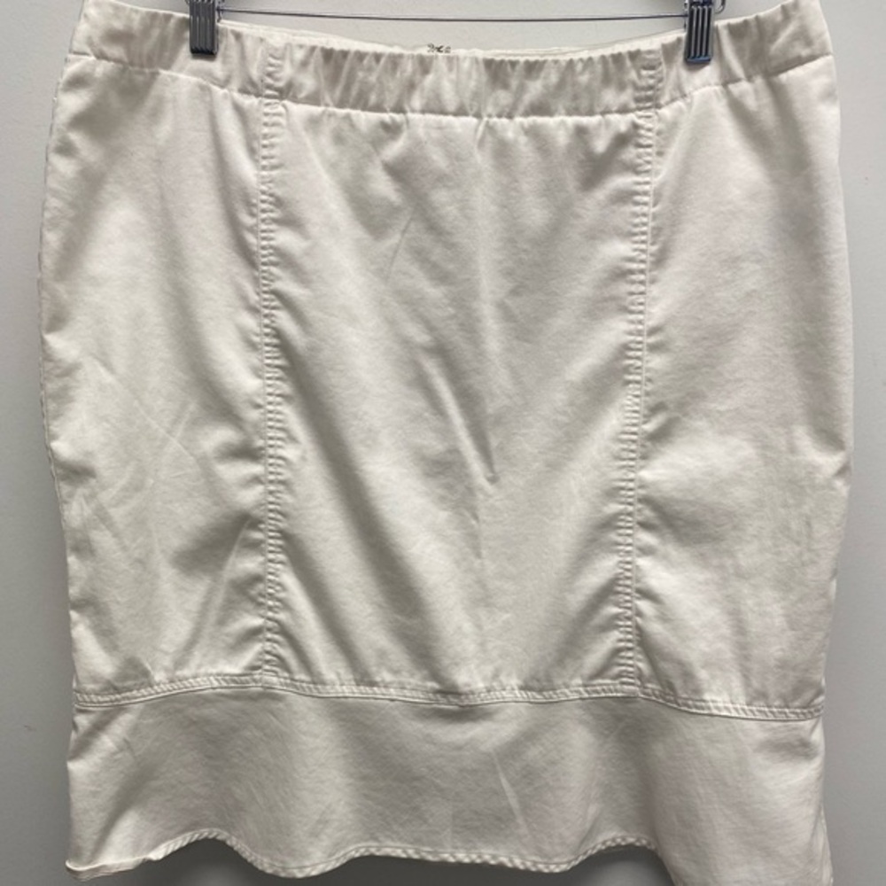 ✨ 4 for $30 ✨ Ricki's Bright White Skirt Midi Size 14